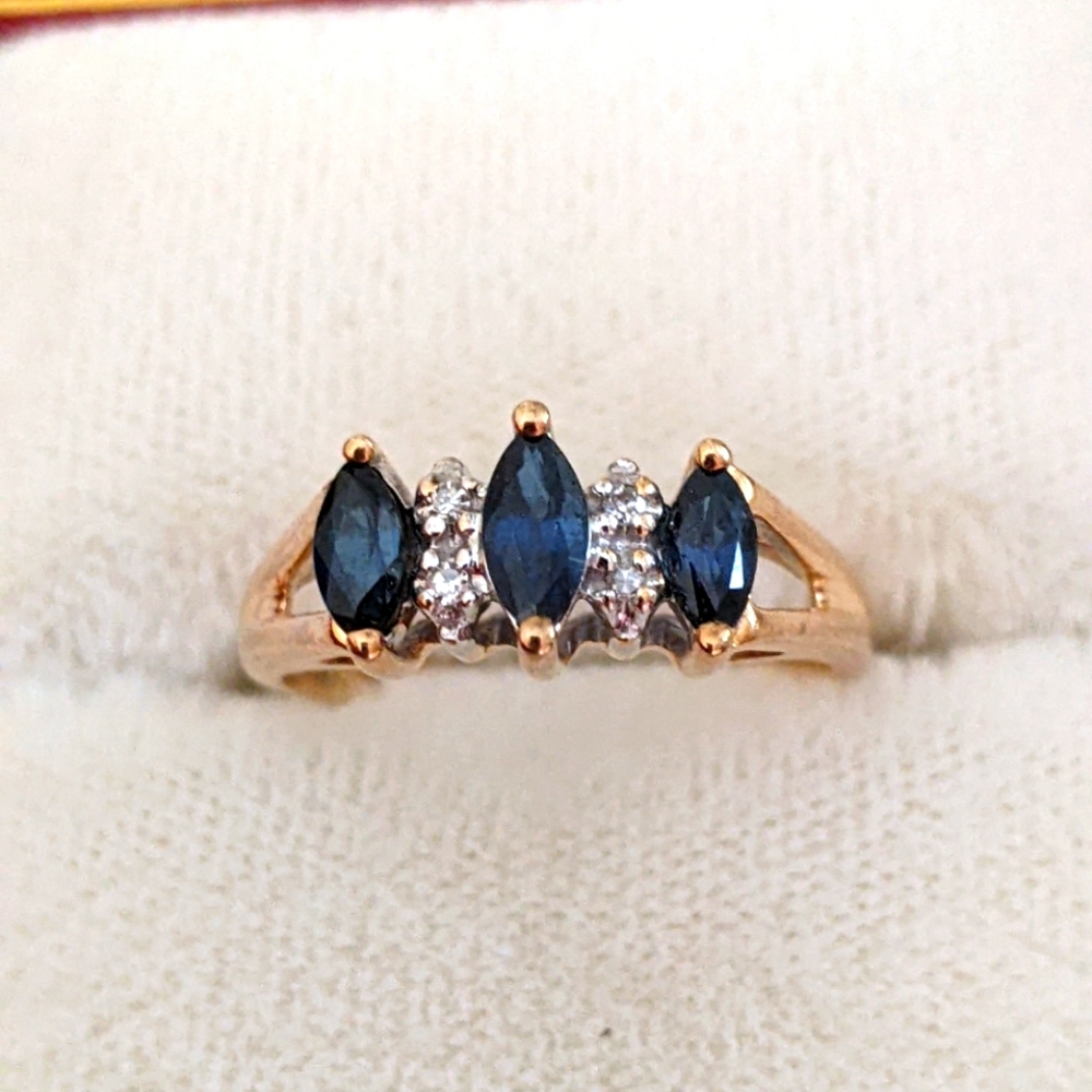 14K SOLID 💛 GOLD AND 3 MARQUIS CUT SAPPHIRE RING